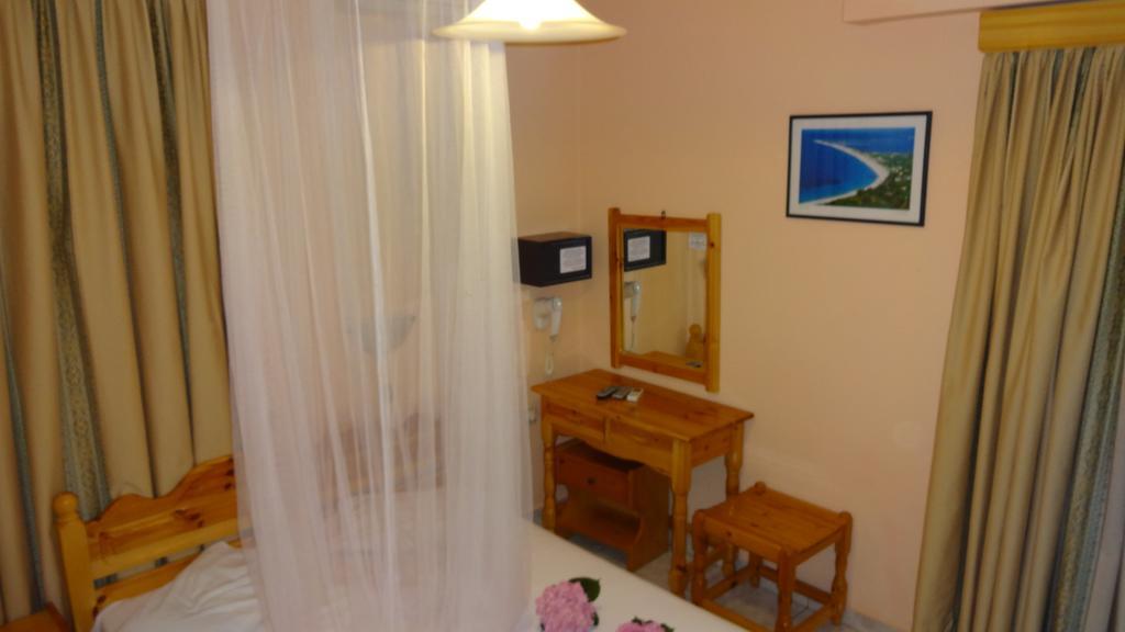 Pansion Filoxenia Apartments & Studios Tsoukaládhes エクステリア 写真