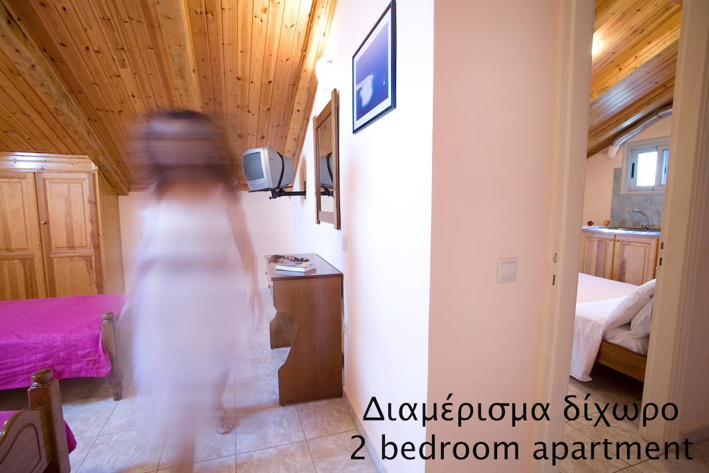 Pansion Filoxenia Apartments & Studios Tsoukaládhes エクステリア 写真